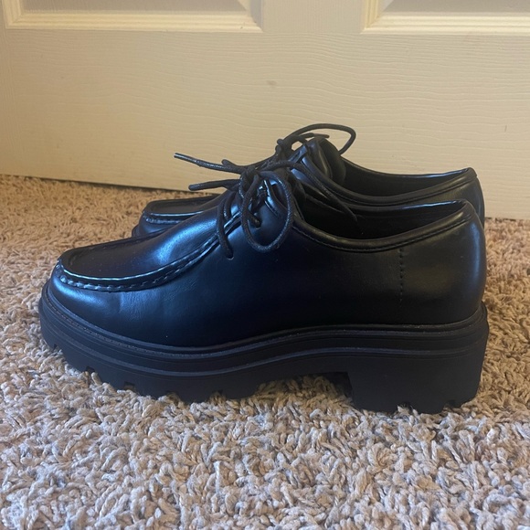 COPY - Black chunky shoes! ASOS size 9 - Picture 2 of 3